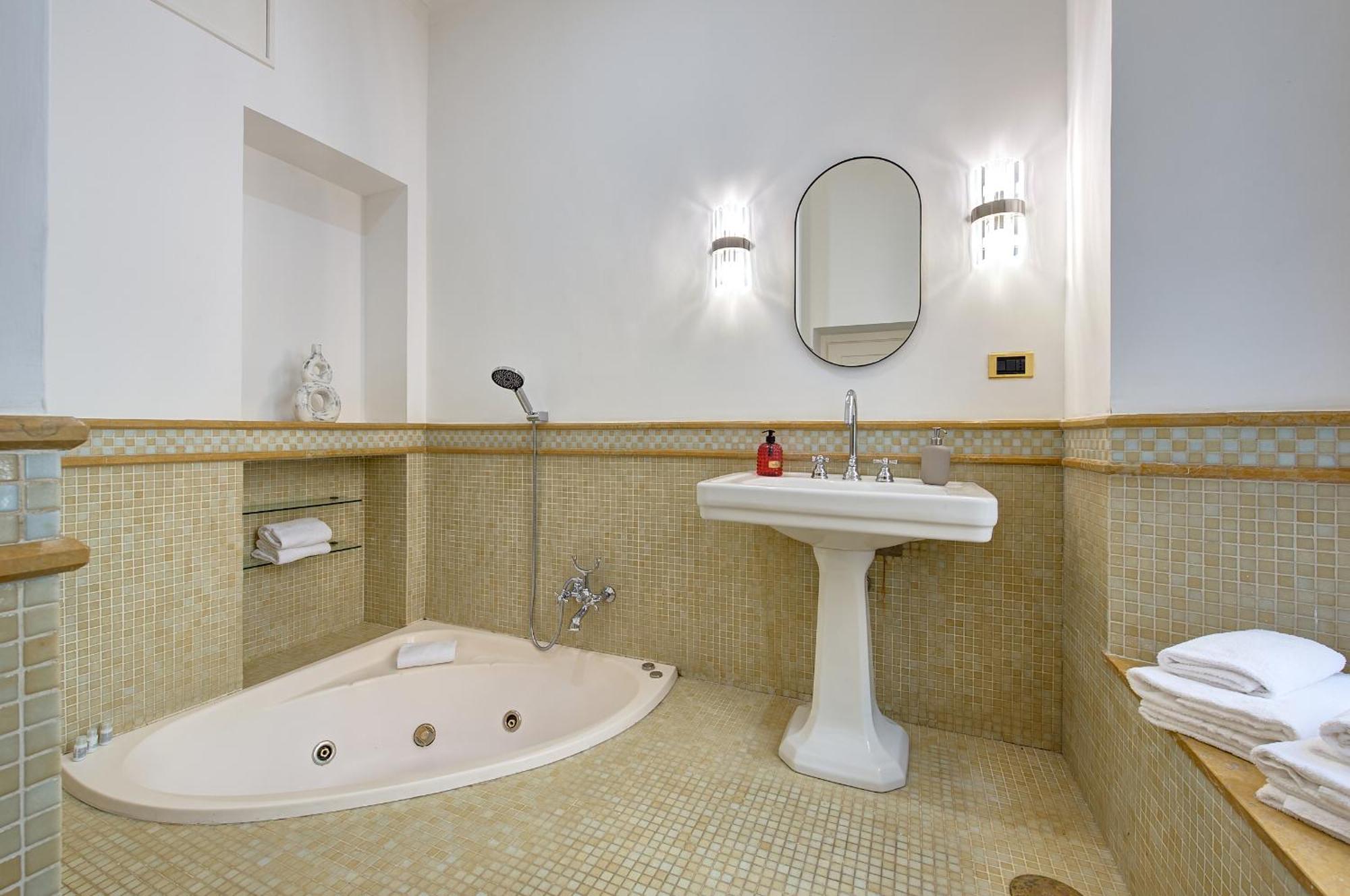 Irex Colosseo & Fori, Elegant 3 Rooms Apartment * Rom